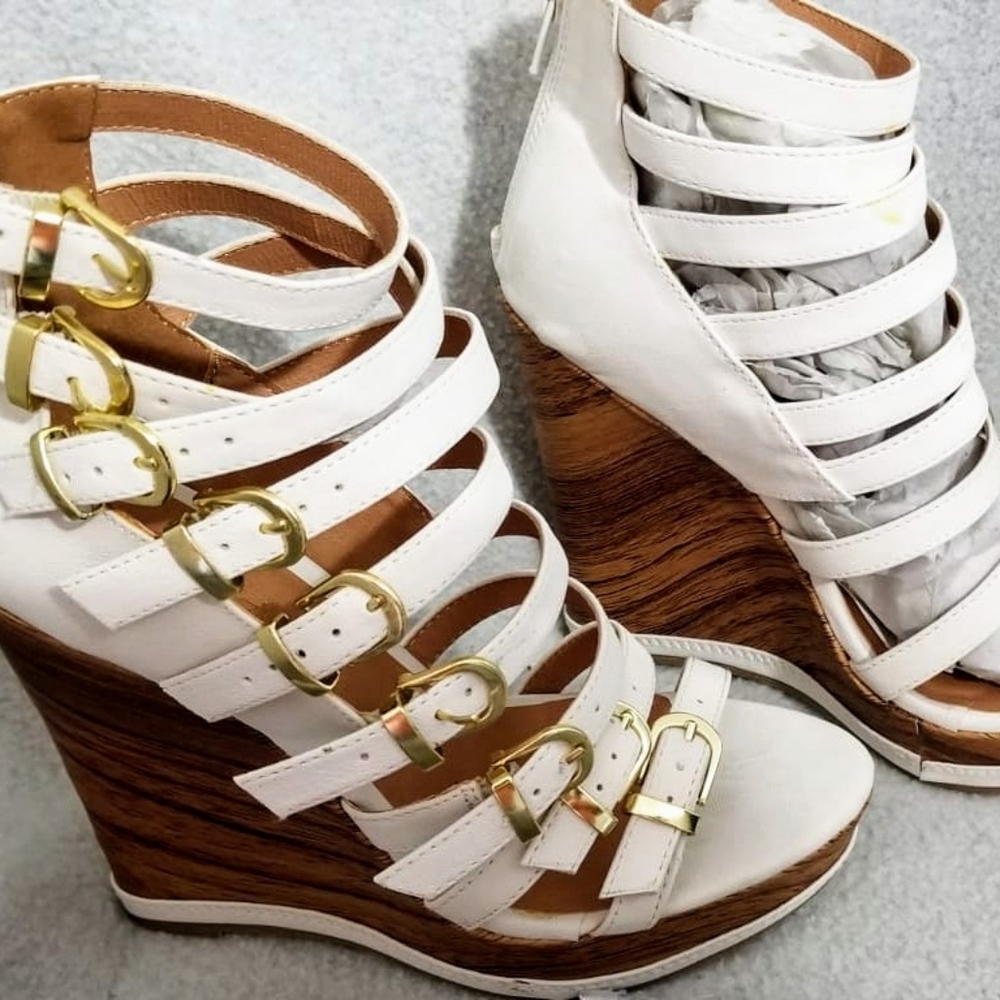 Strapped peep toe wedge heel